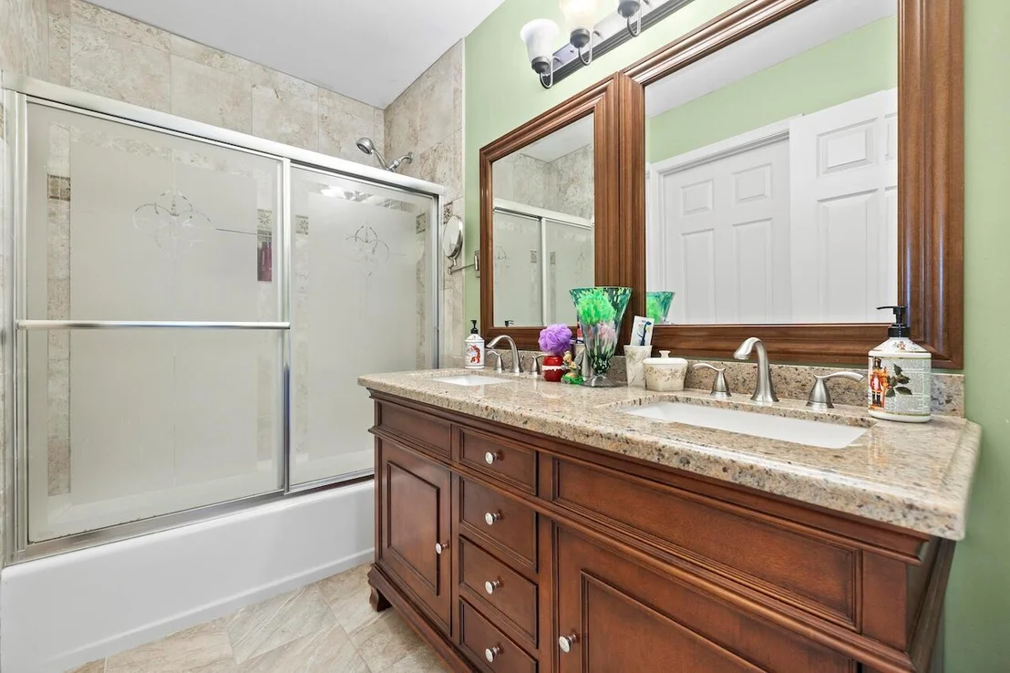 Photo of 6089 Oak Bluff Way