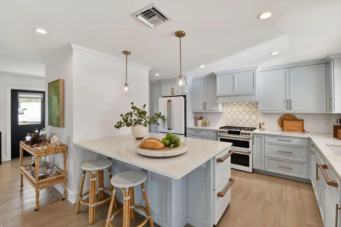 Photo of 700 Lakeside Circle