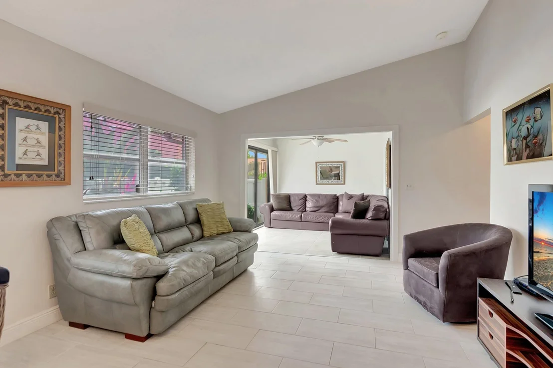 Photo of Unit C at 8081 Springtree Road