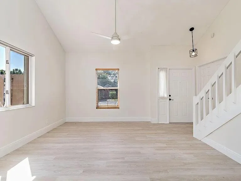Photo of 211 Maplecrest Circle