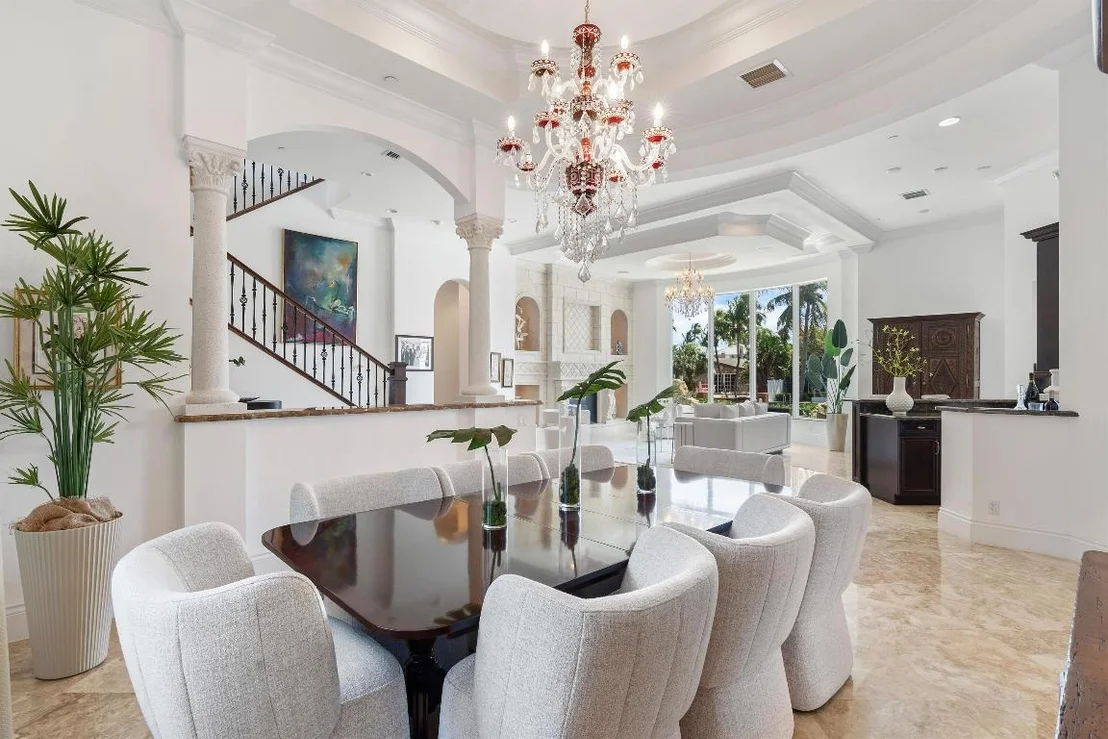 Photo of 932 Banyan Drive