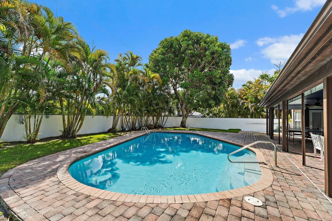 Photo of 88 River Drive