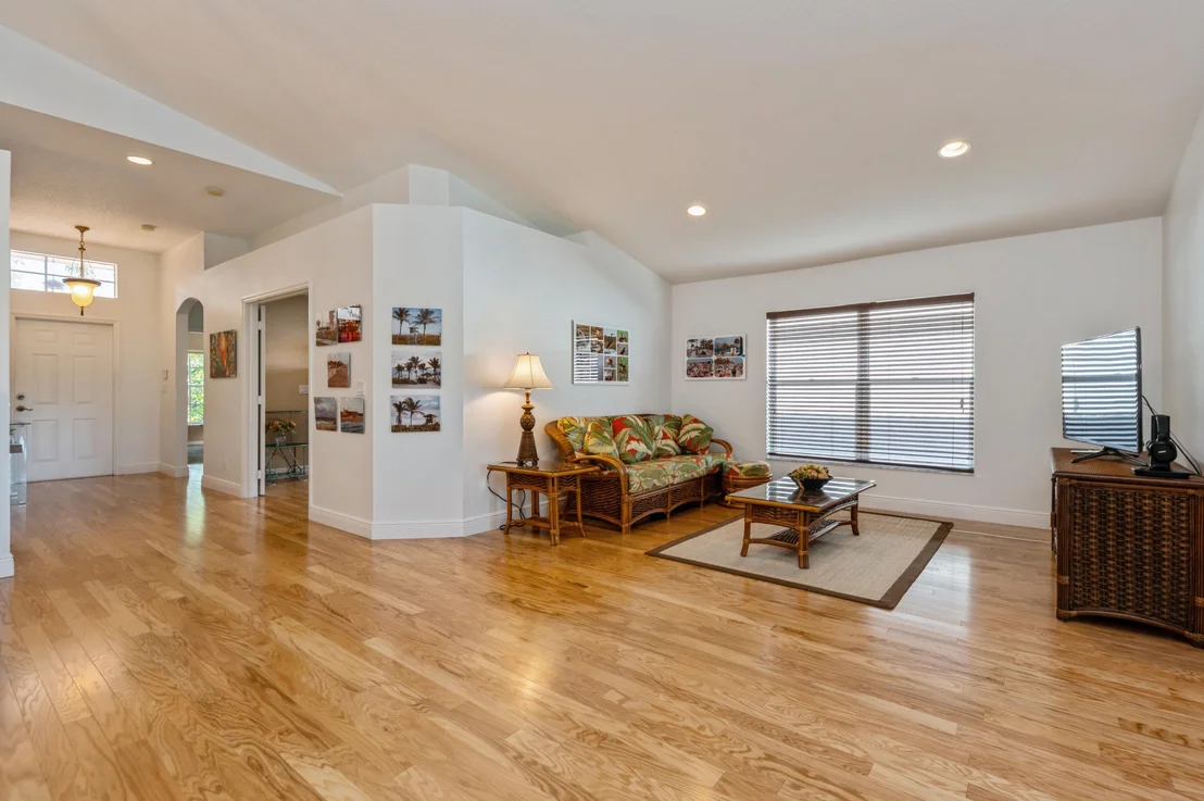 Photo of 12040 Roma Road