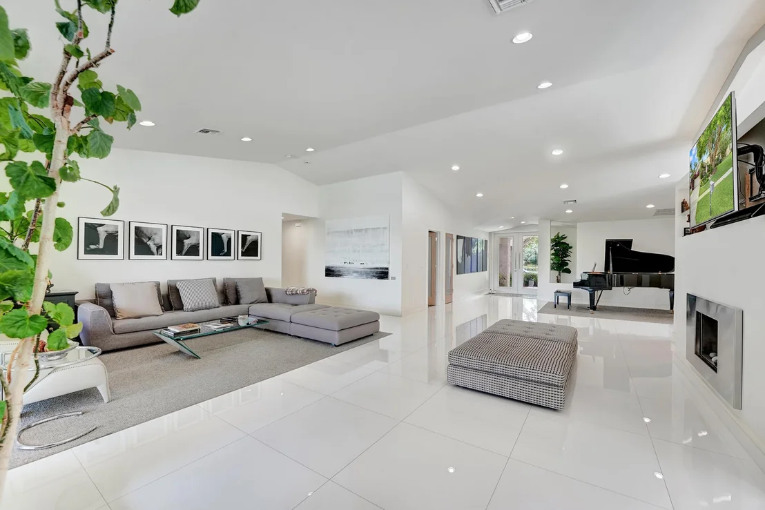 Photo of 4325 White Cedar Drive