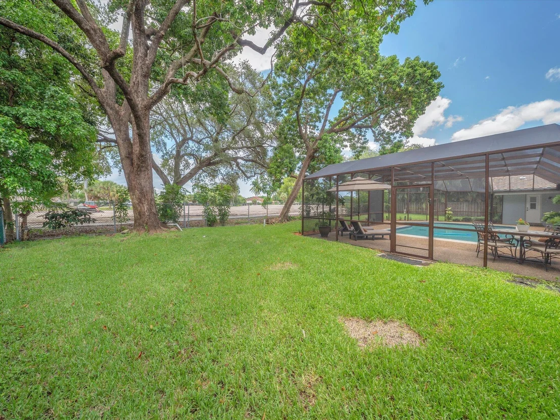 Photo of 9651 CONCH SHELL Manor