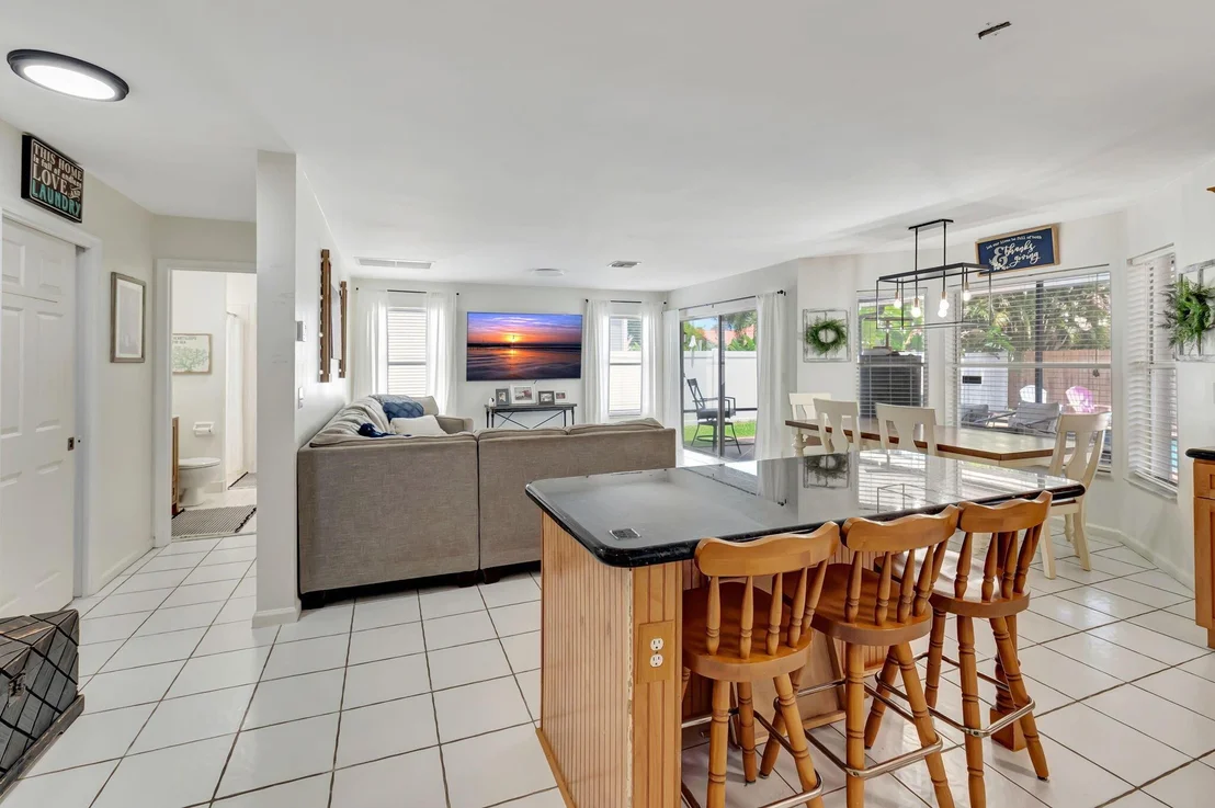 Photo of 8884 Spring Valley Drive