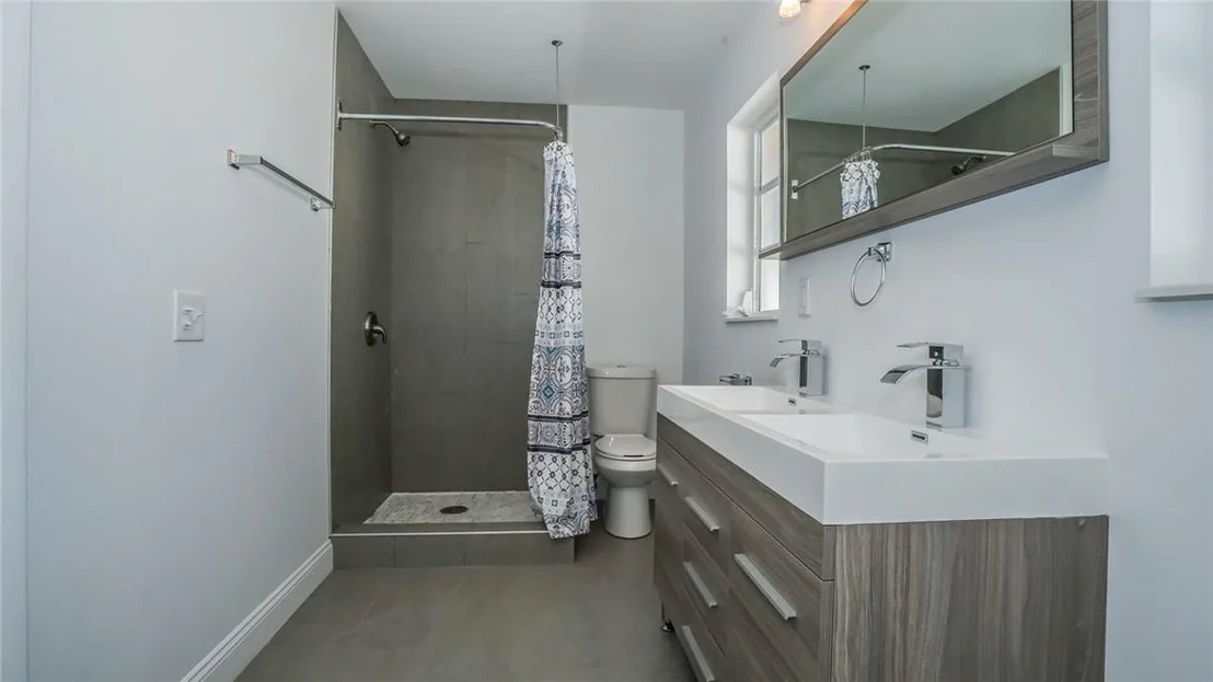 Photo of 330 SE 5th Terrace