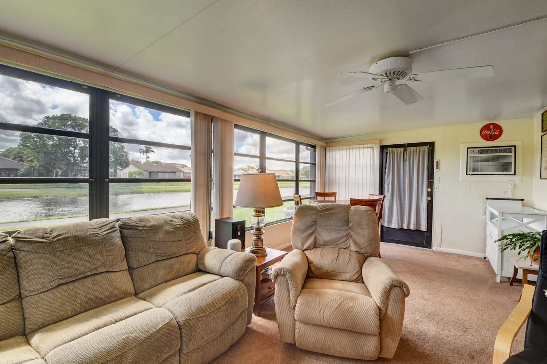 Photo of 5102 Mirror Lakes Boulevard