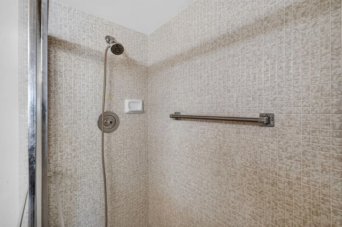Photo of 4044 WOLVERTON C