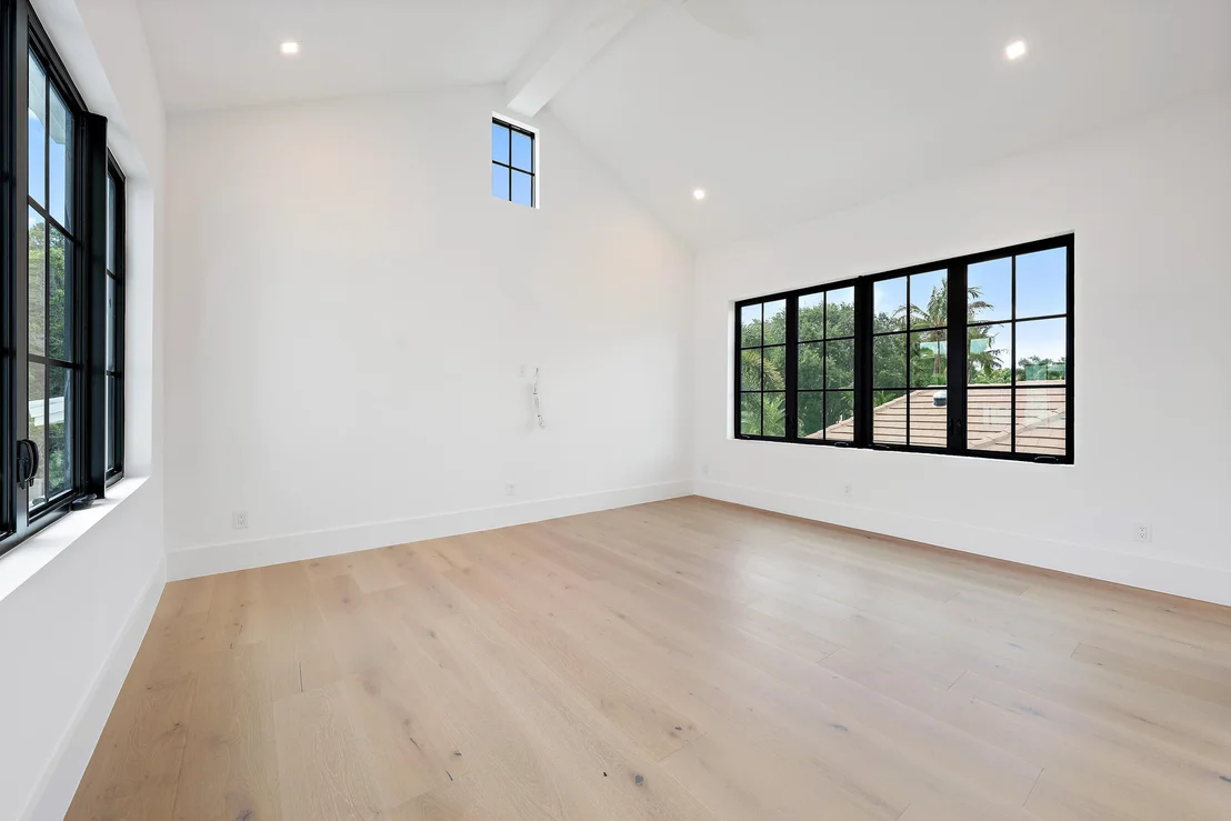 Photo of 467 Mariner Drive