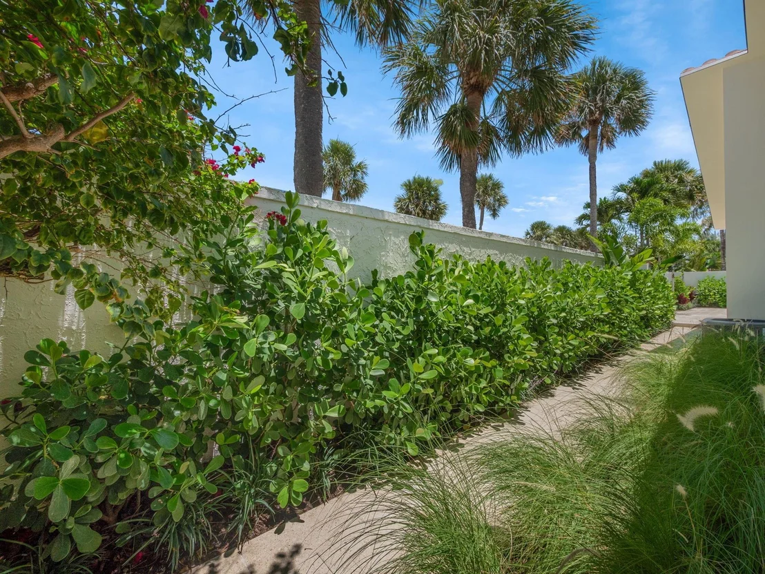 Photo of 105 W Bonefish Circle