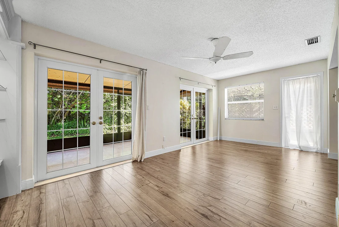Photo of 241 DEL RIO Boulevard
