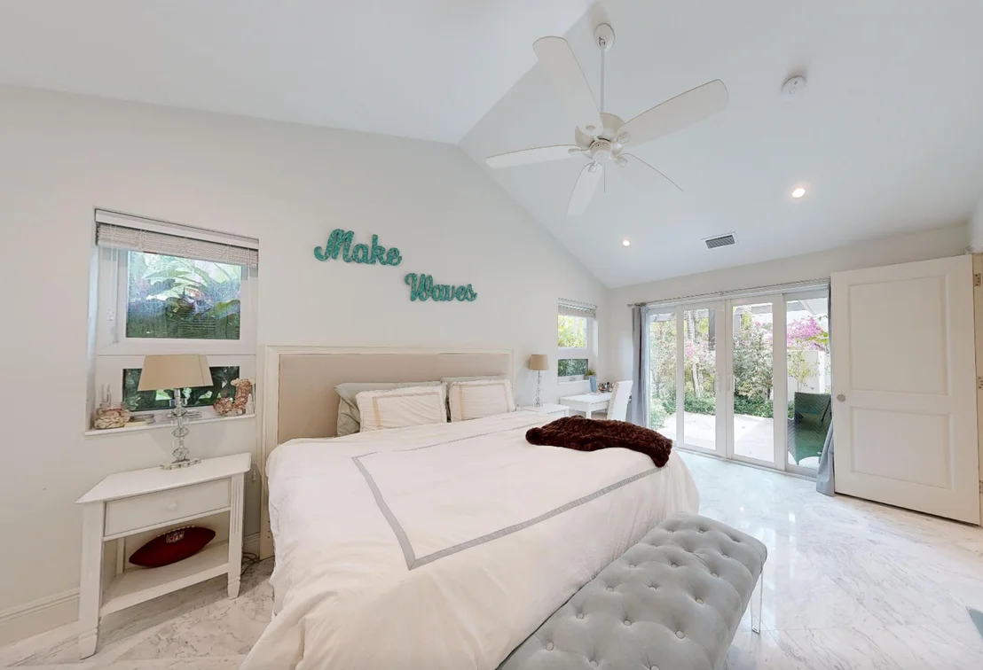 Photo of 355 Oakview Drive