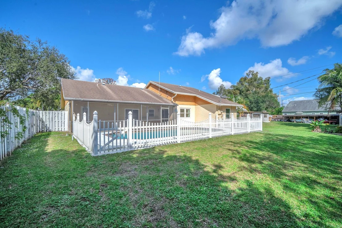 Photo of 5054 Beechwood Road