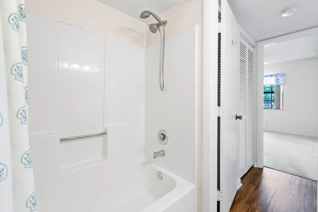Photo of Unit B at 1001 Pinecrest Circle