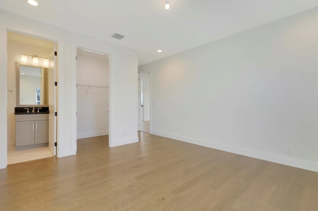 Photo of 9194 Crestview Circle