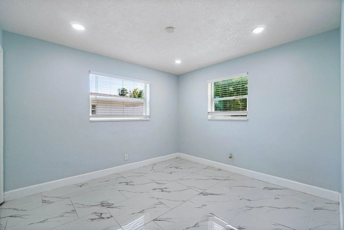 Photo of 2139 NE 1st Street