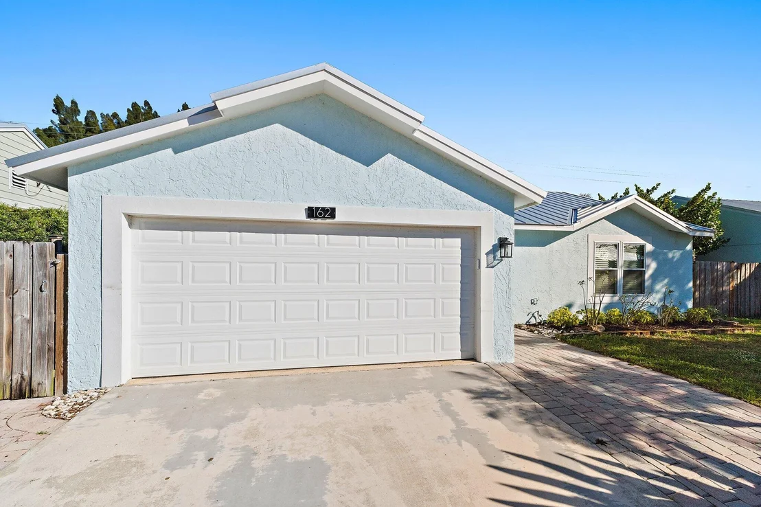 Photo of 162 Greentree Circle