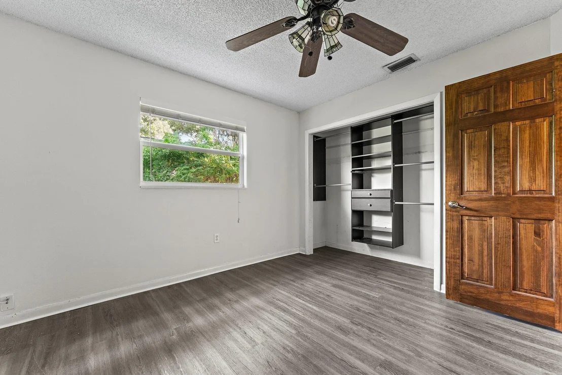 Photo of 243 W Riverside Drive