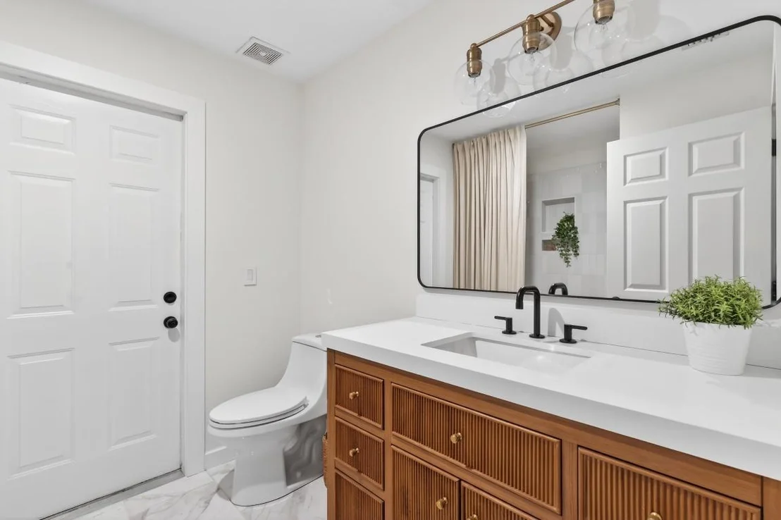 Photo of 1014 Avon Road