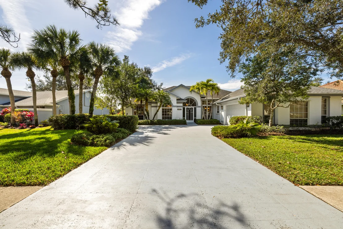 Photo of 2368 SW Danforth Circle