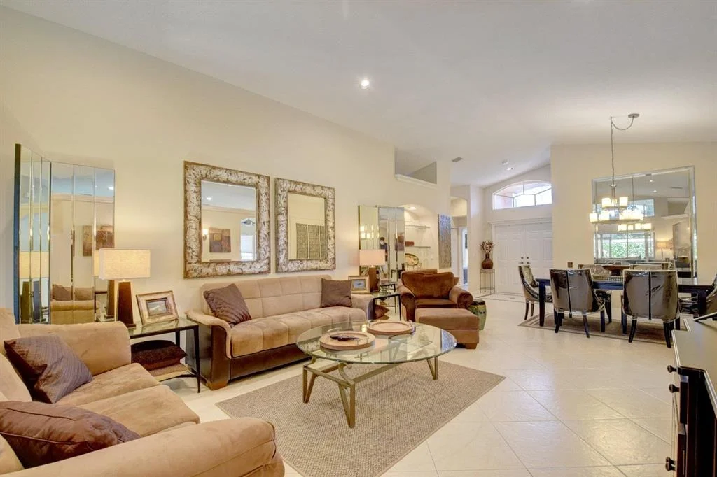 Photo of 6749 Viale Elizabeth