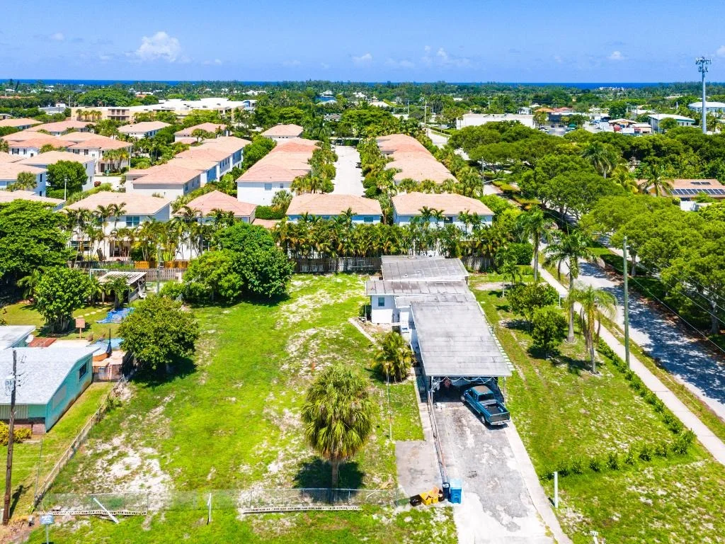 Photo of 335 Gulfstream Boulevard