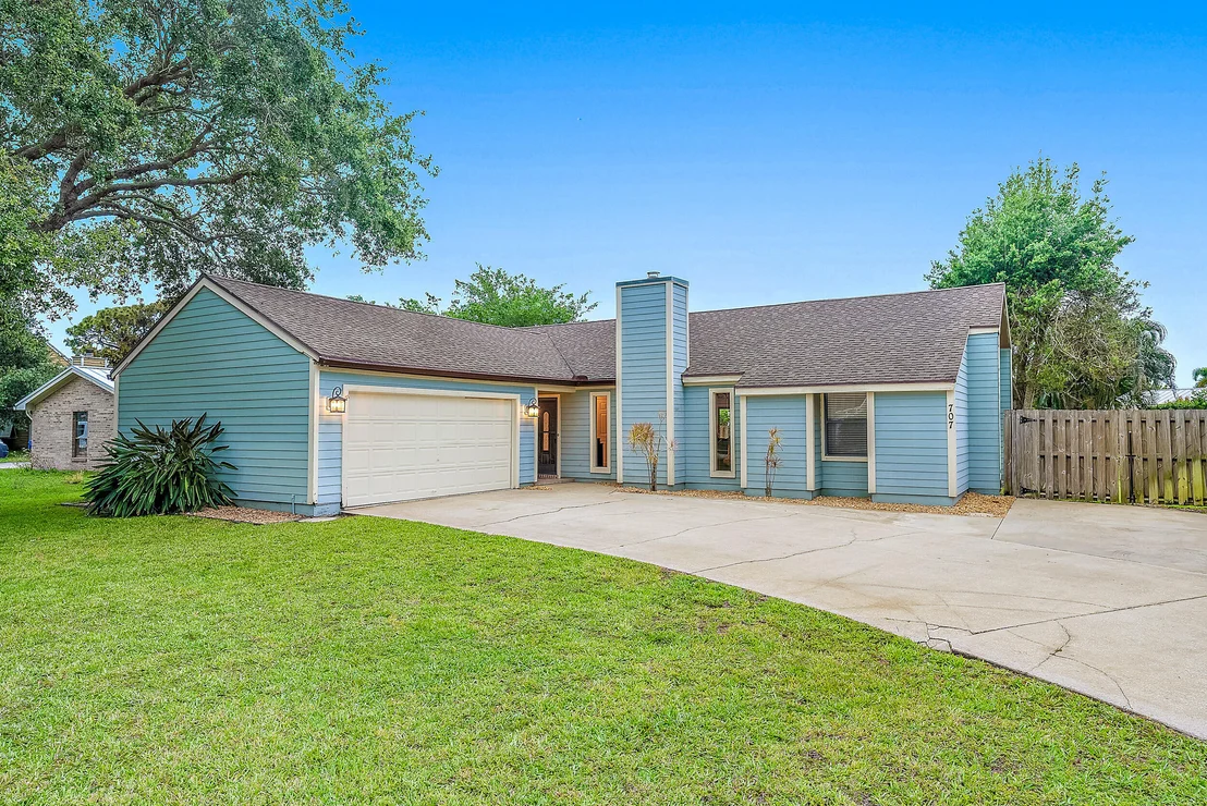 Photo of 707 Greenwood Drive