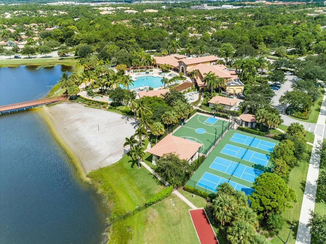 Photo of 627 Castle Drive