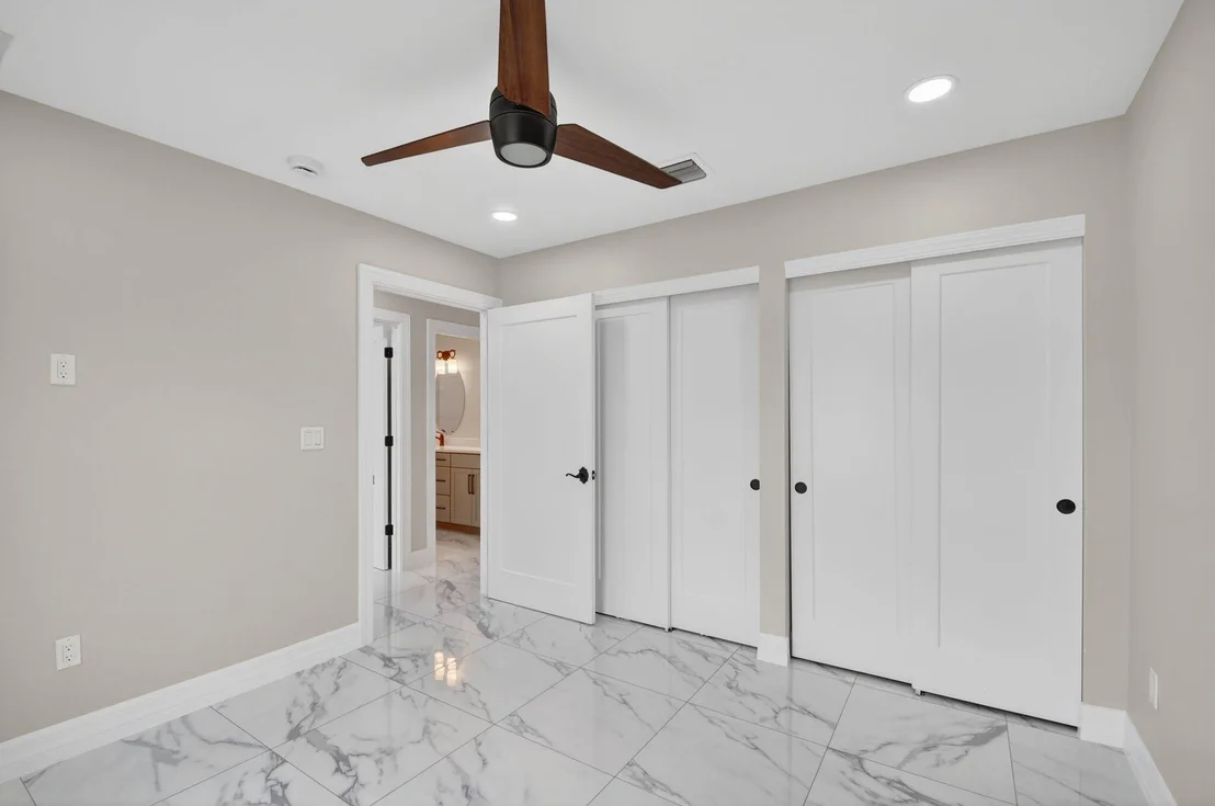 Photo of 2277 Summit Boulevard