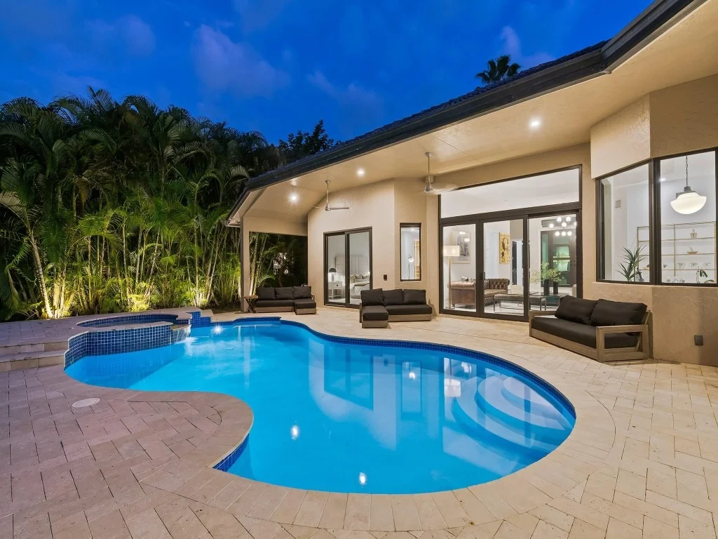 Photo of 2583 Mayfair Lane