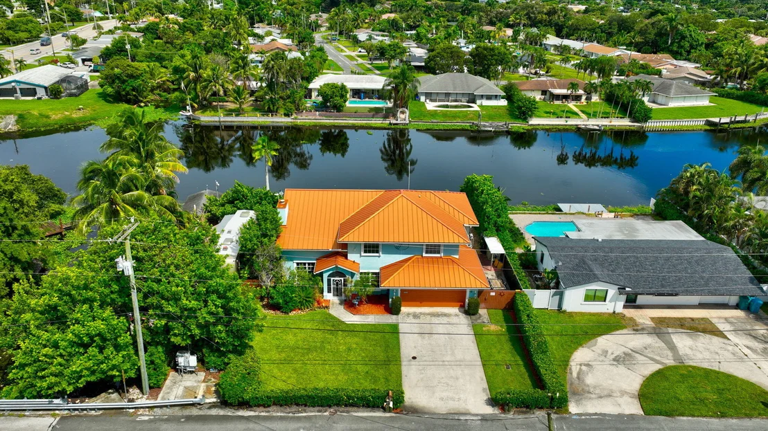 Photo of 502 VENICE Drive