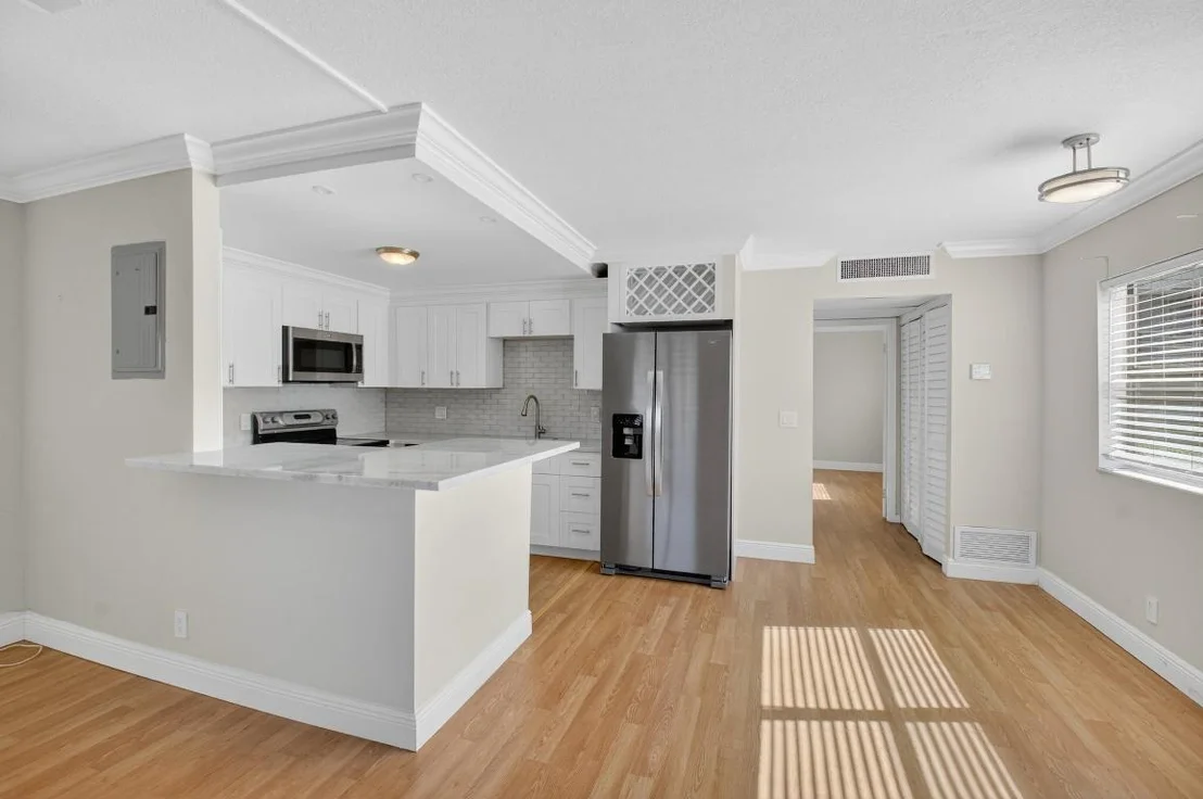 Photo of Unit M at 586 Monaco M