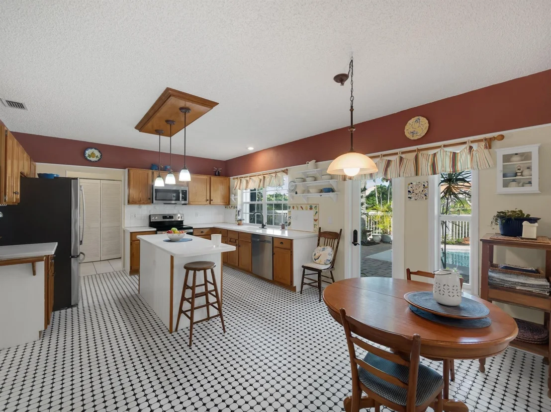 Photo of 1005 Pine Lake Circle