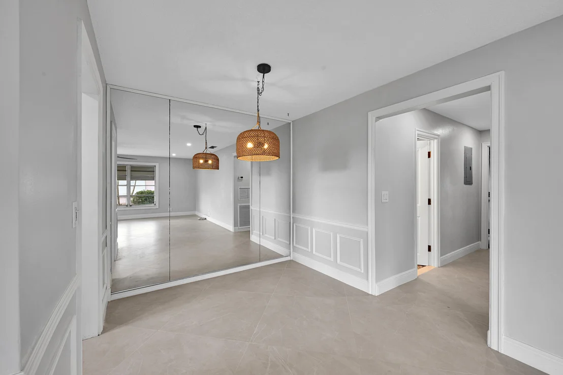 Photo of Unit D at 285 Main Boulevard