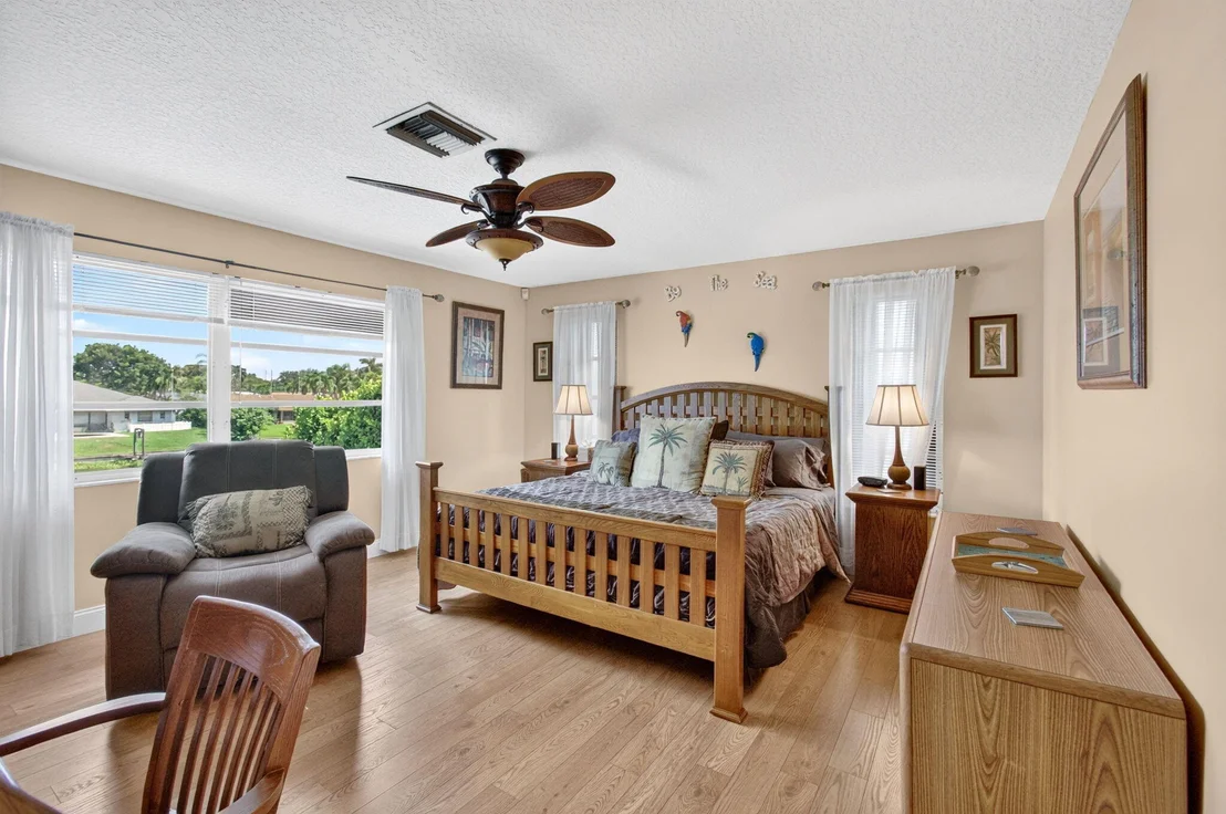 Photo of 502 VENICE Drive