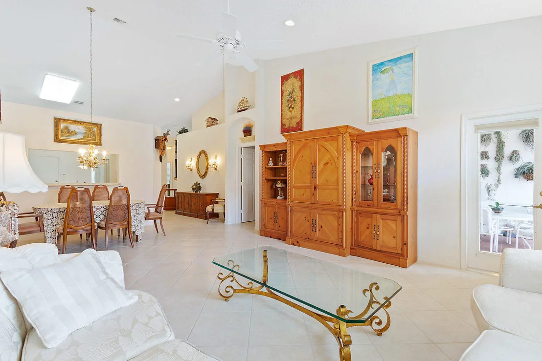 Photo of 6194 Petunia Road