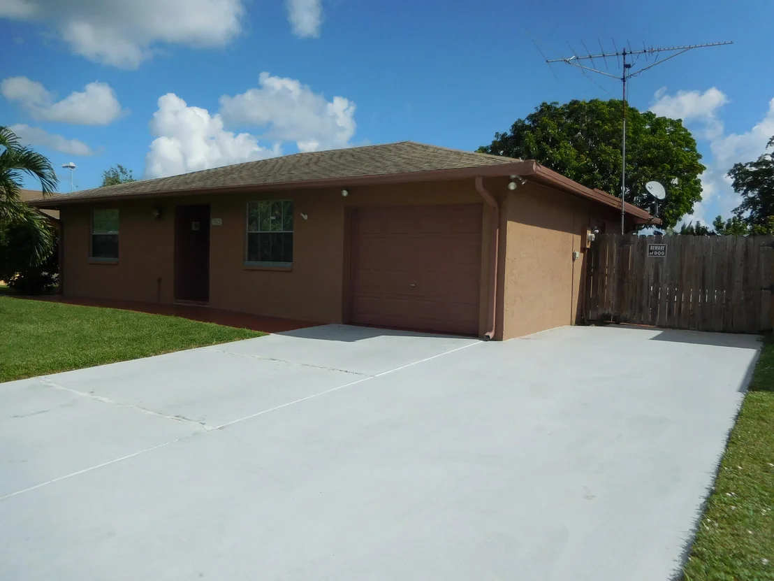 Photo of 362 Foresta Terrace