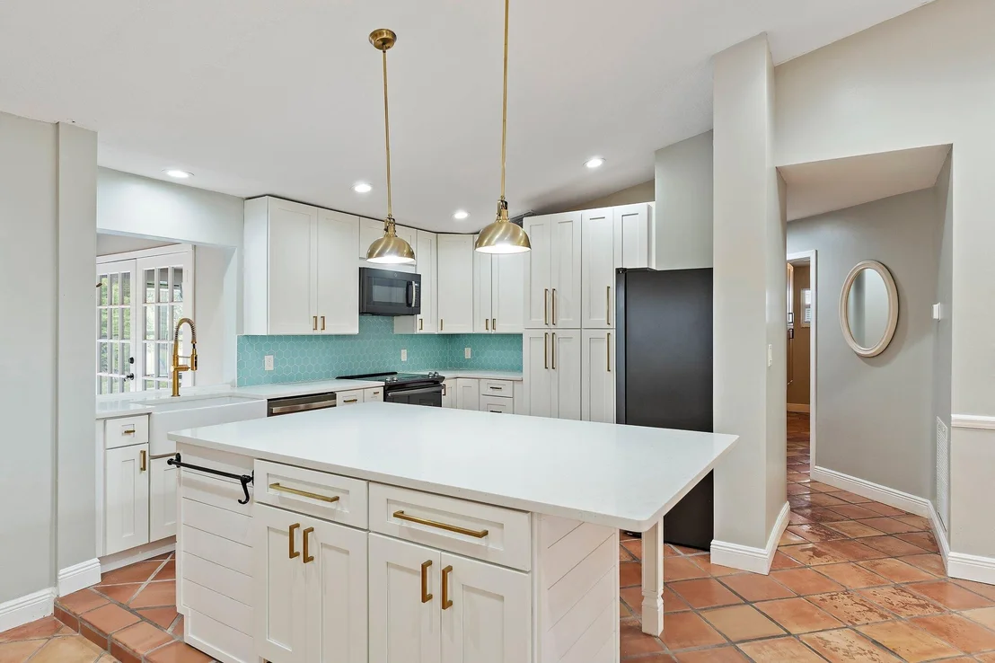 Photo of 18169 Lake Bend Drive