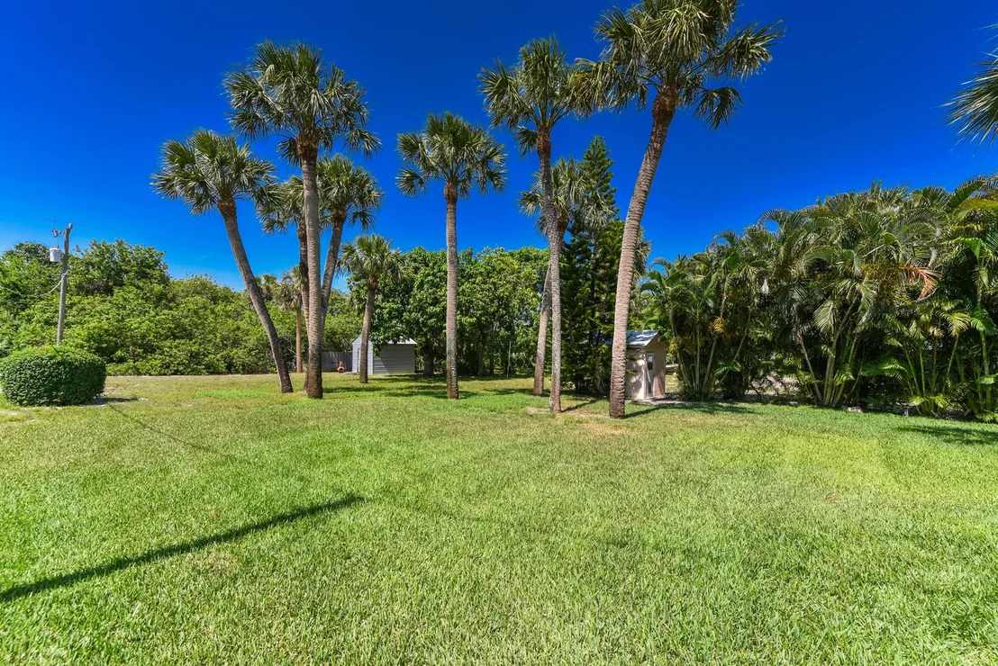 Photo of 1116 NE Oceanview Circle