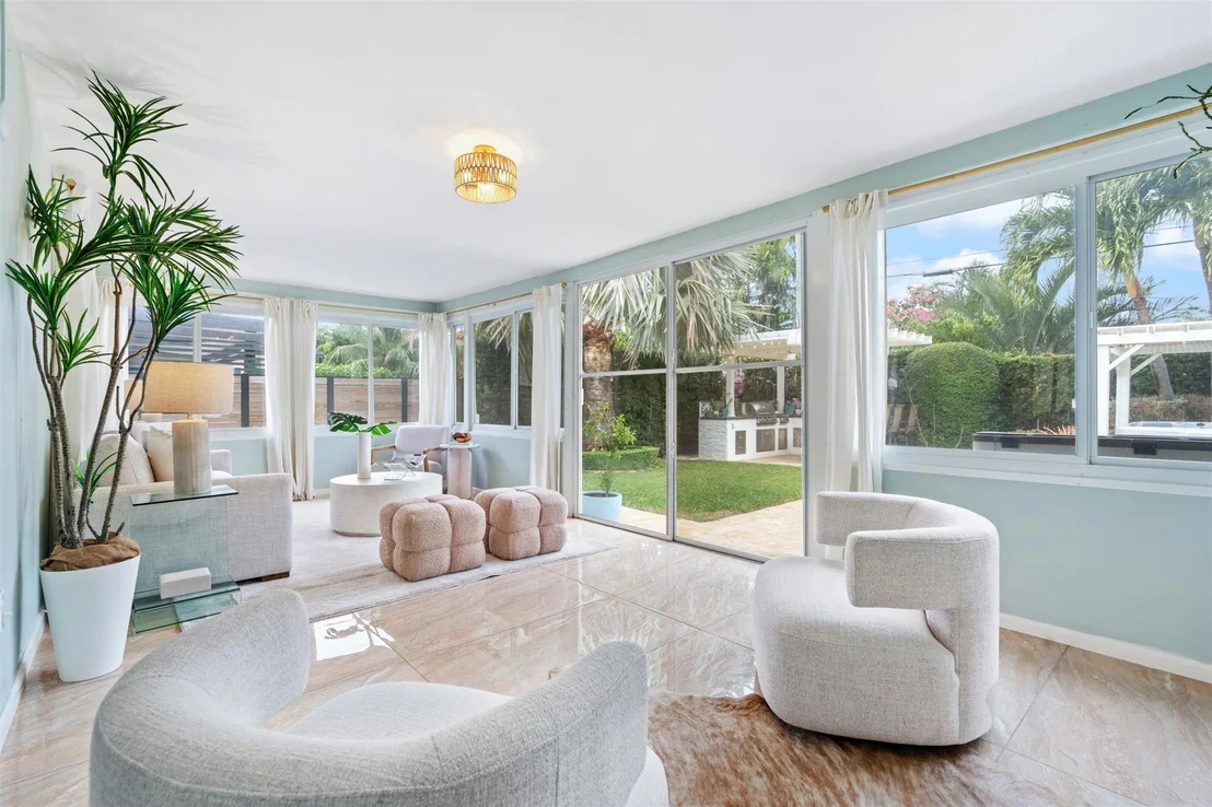 Photo of 741 Fairway Drive