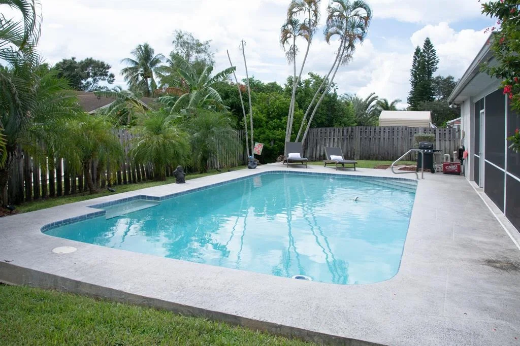 Photo of 1361 Pinetta Circle