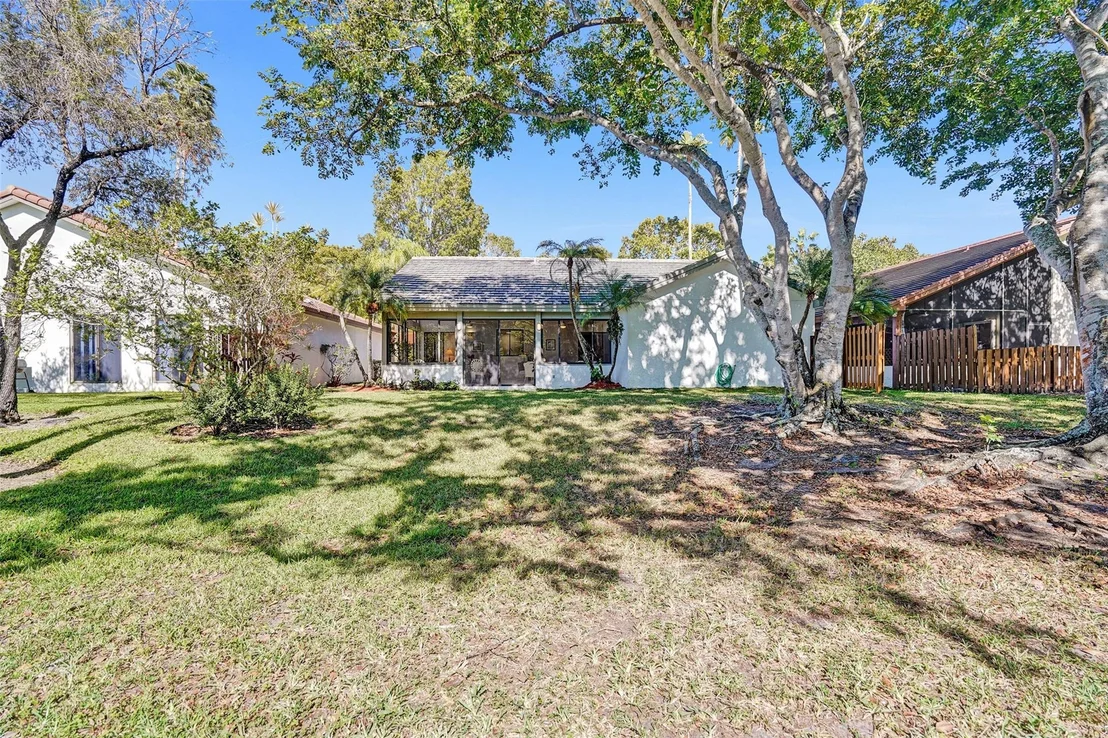 Photo of 2183 Montpeliar