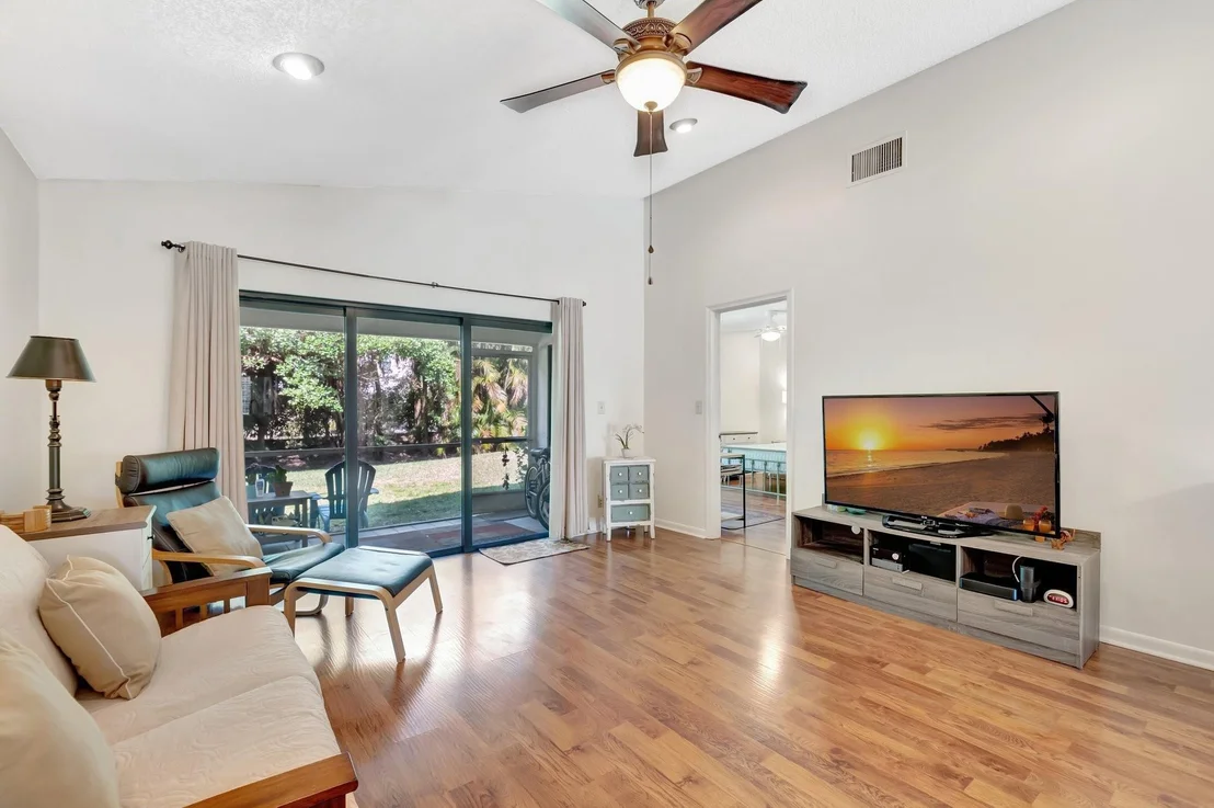 Photo of 4336 Palm Forest Drive