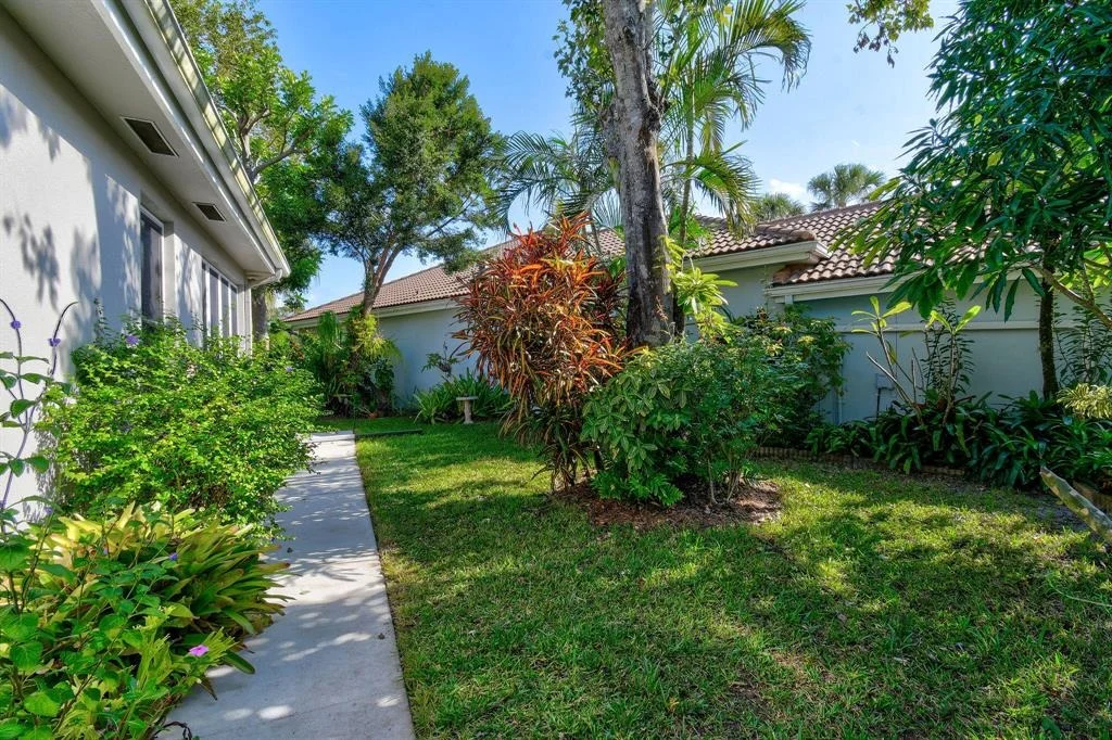 Photo of 187 S Hampton Drive