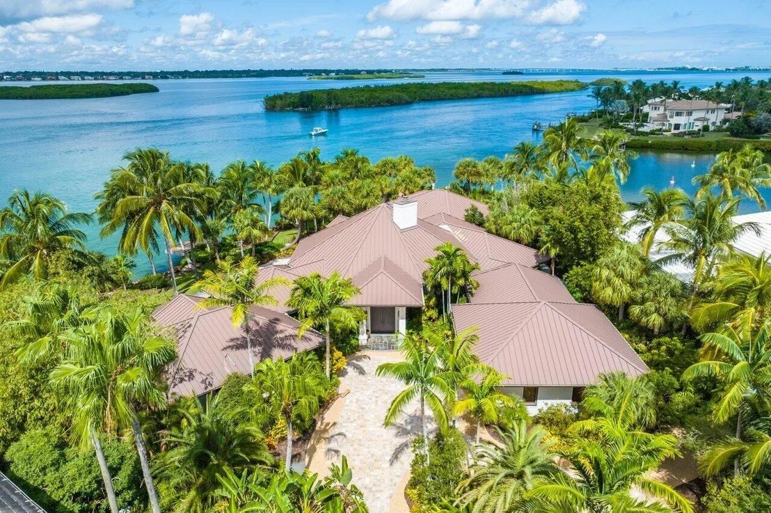 Photo of 6400 SE Inlet Way