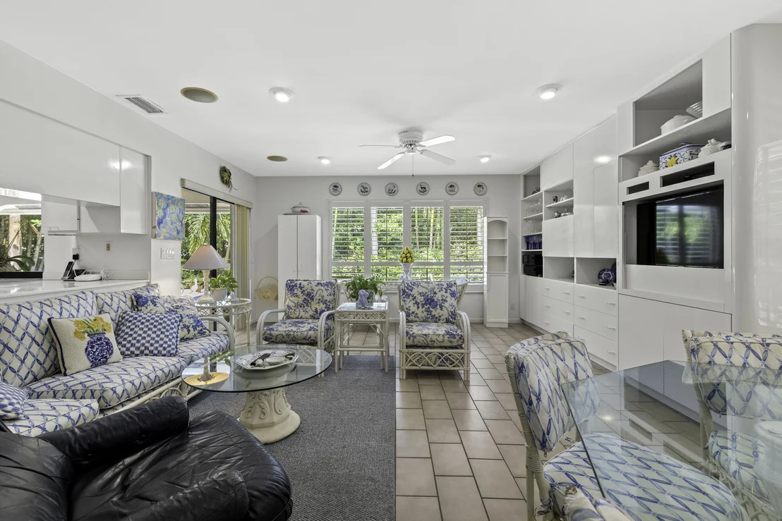 Photo of 2812 Embassy Drive