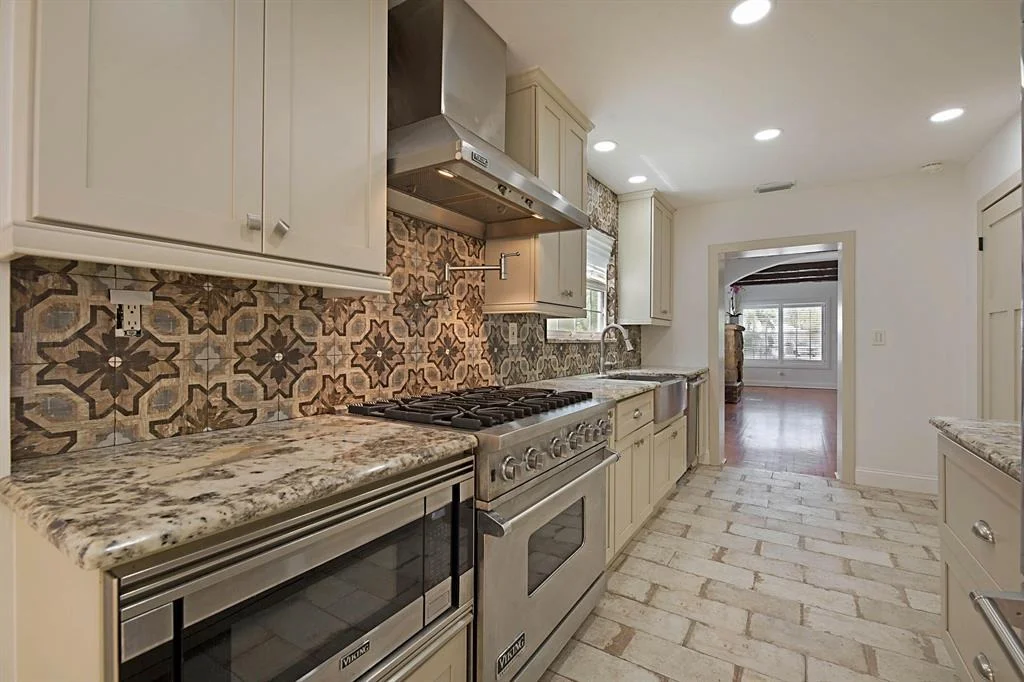 Photo of 308 Monroe Drive