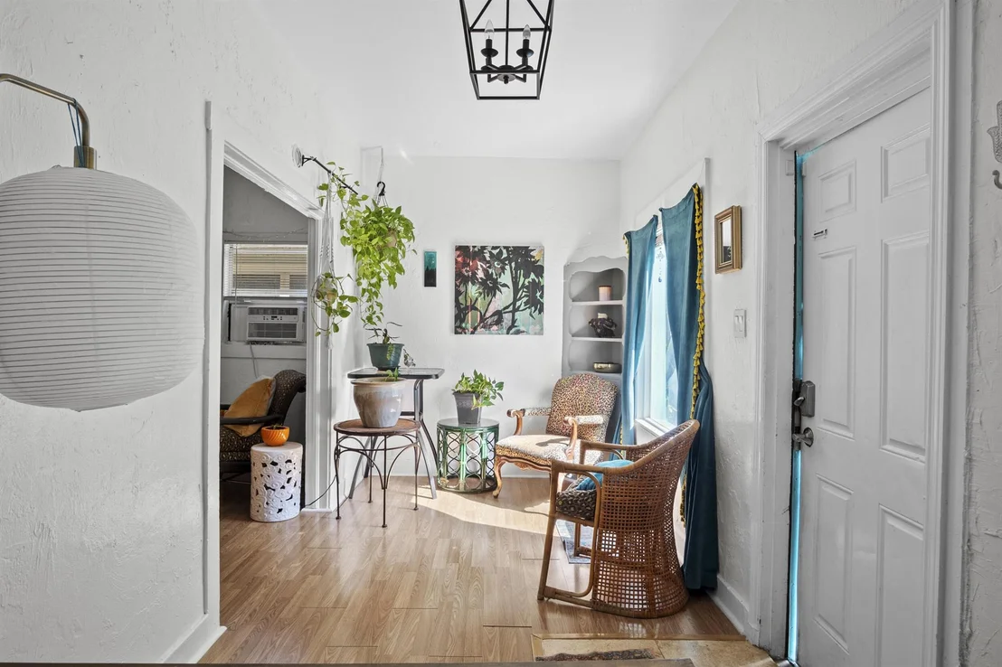 Photo of 525 N E Street