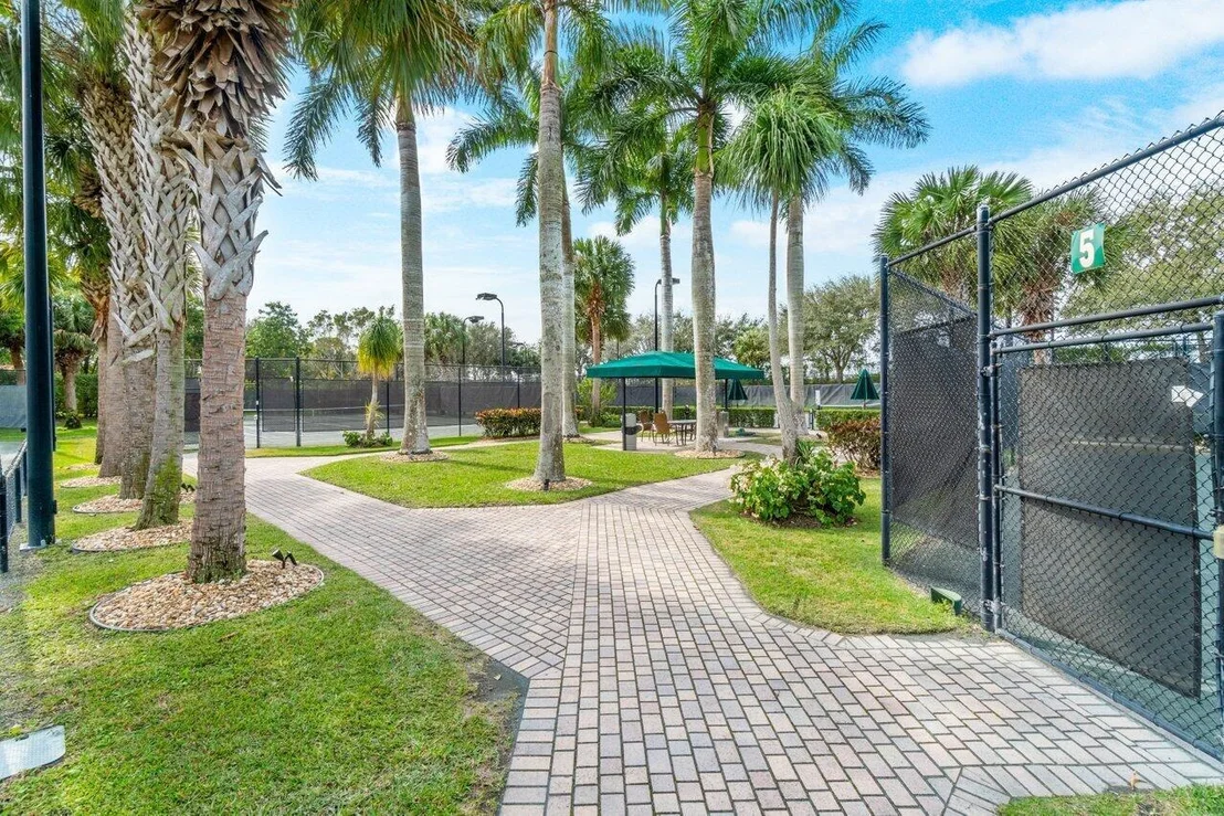 Photo of 9786 Isles Cay Drive